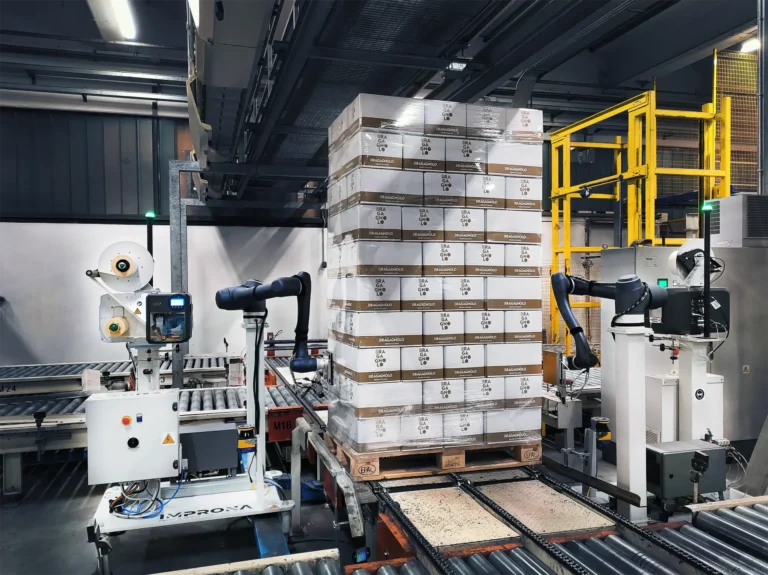 Doppia etichettatrice robotica IMPRONA in finelinea sviluppata da Eureka System per Pasta Zara.